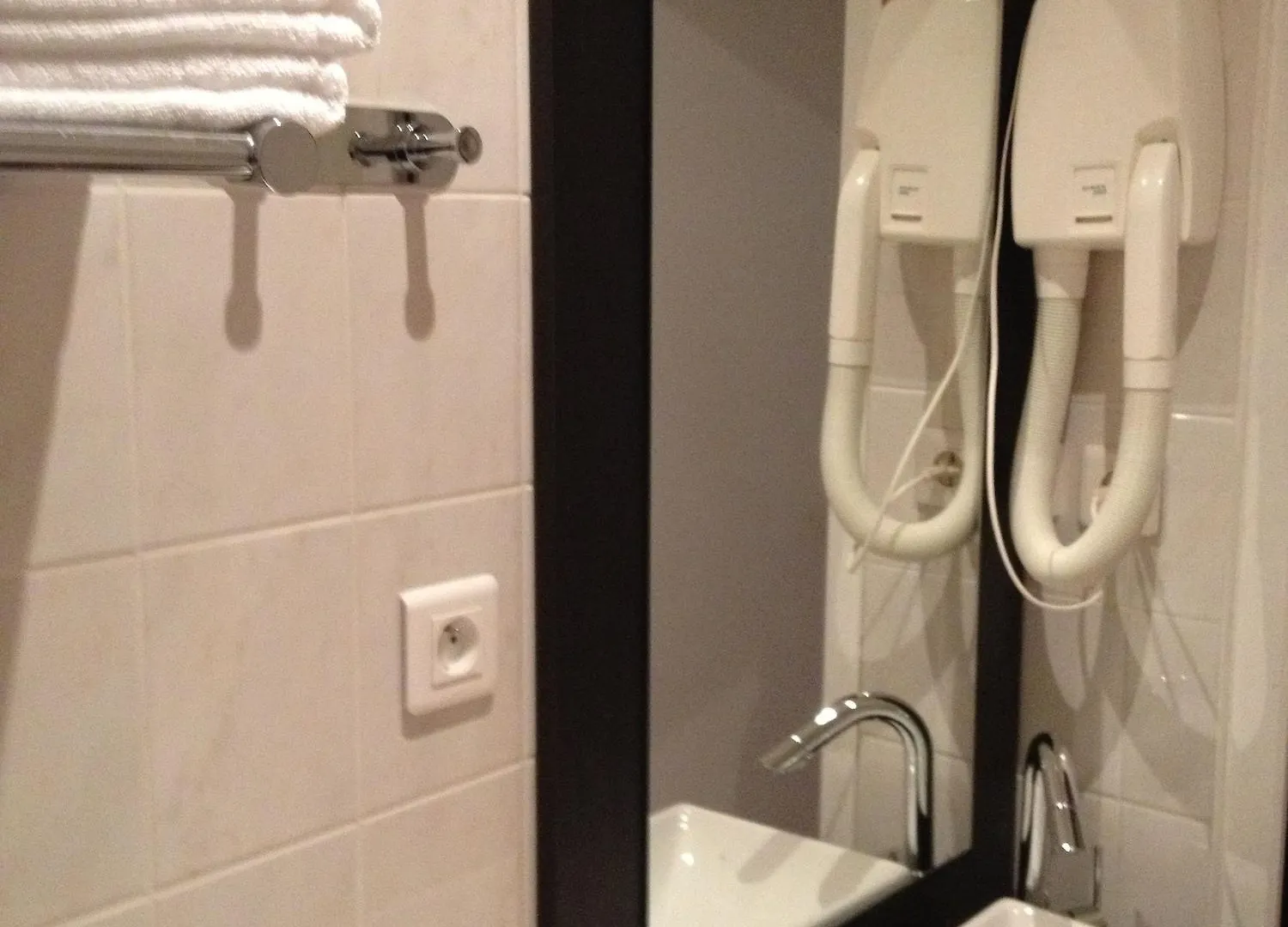 Des Deux Avenues Hotell Paris
