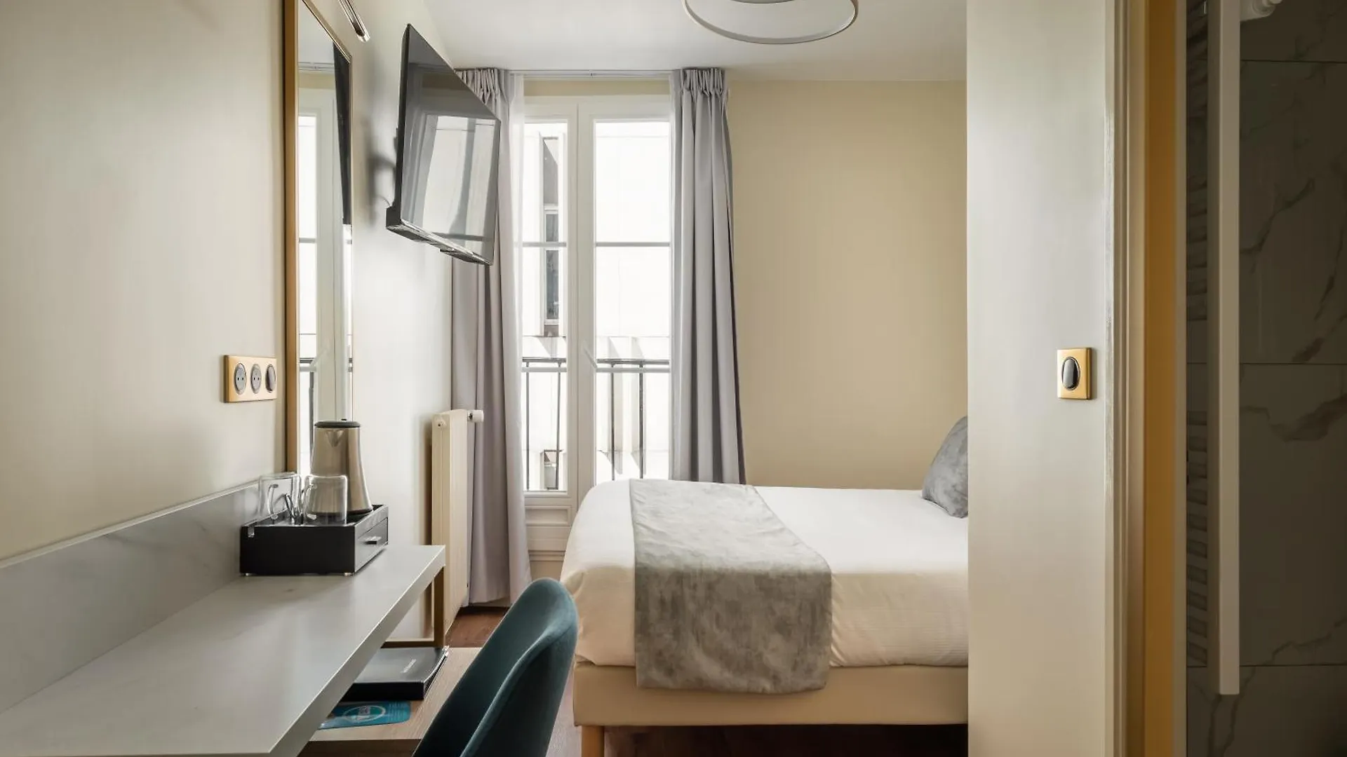 Hotell Des Deux Avenues Paris