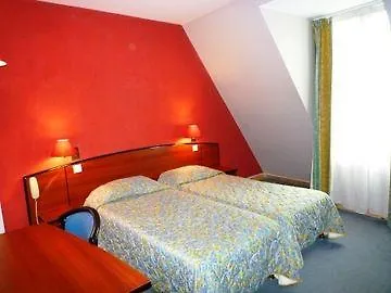 Des Deux Avenues Hotell